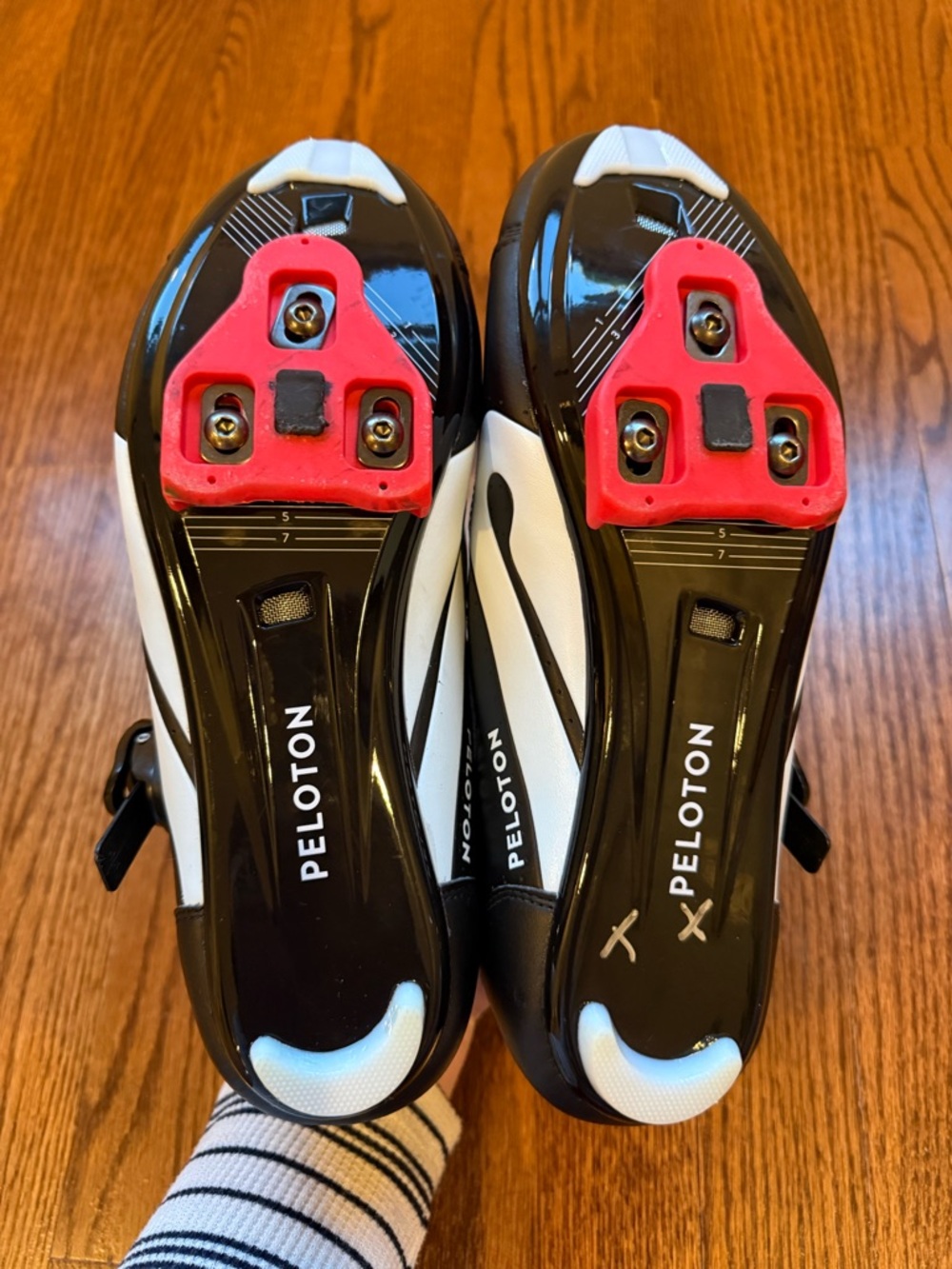 Peloton Cycling Shoes Women’s 11/Men’s 9 - Picture 3 of 8